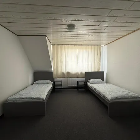 Monteurwohnung Nahe Koeln Λεβερκούζεν